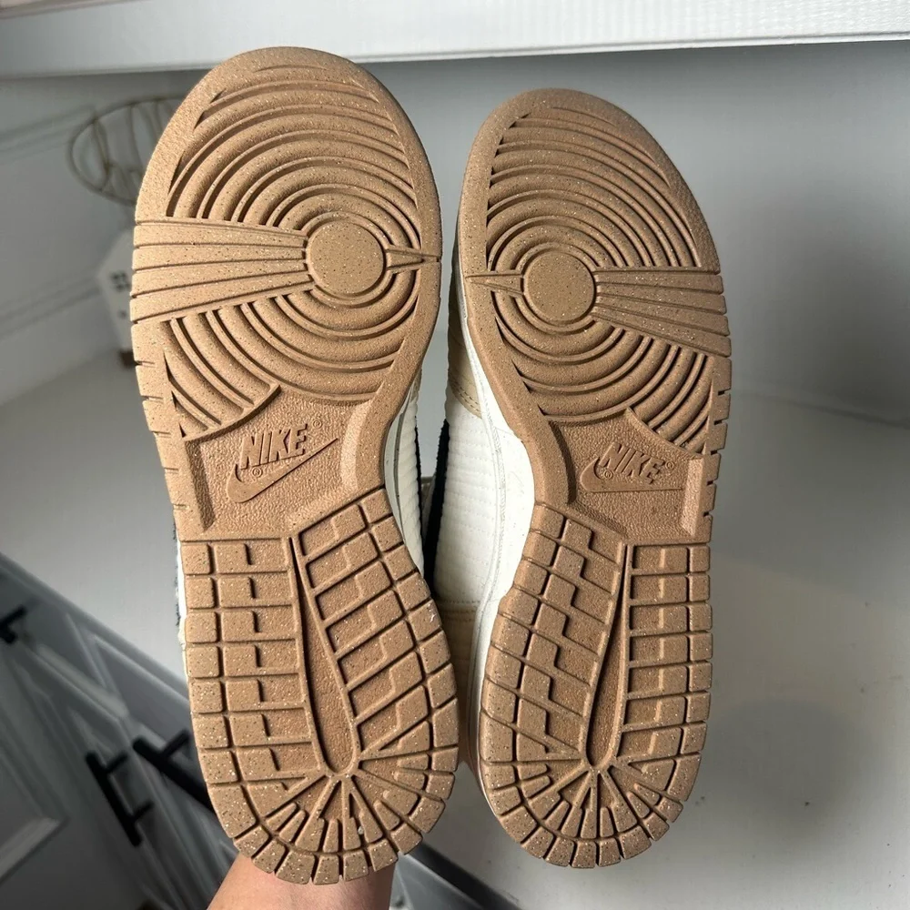 Nike Dunk High SE Sail Tan Sneakers | Men’s 7.5 / Women’s 9 Casual Gym Shoes